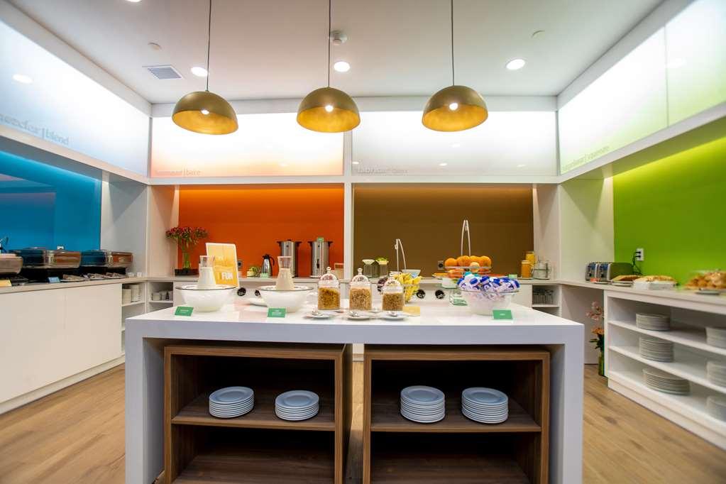 Hampton By Hilton Quito La Carolina Park Hotel ร้านอาหาร รูปภาพ