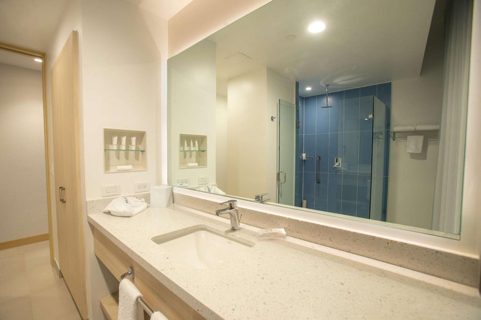 Hampton By Hilton Quito La Carolina Park Hotel ภายนอก รูปภาพ