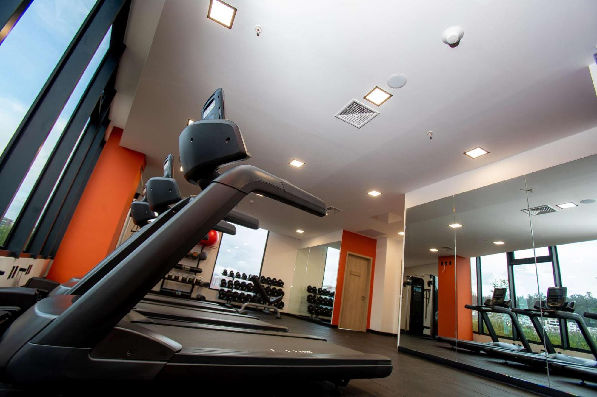 Hampton By Hilton Quito La Carolina Park Hotel ภายนอก รูปภาพ