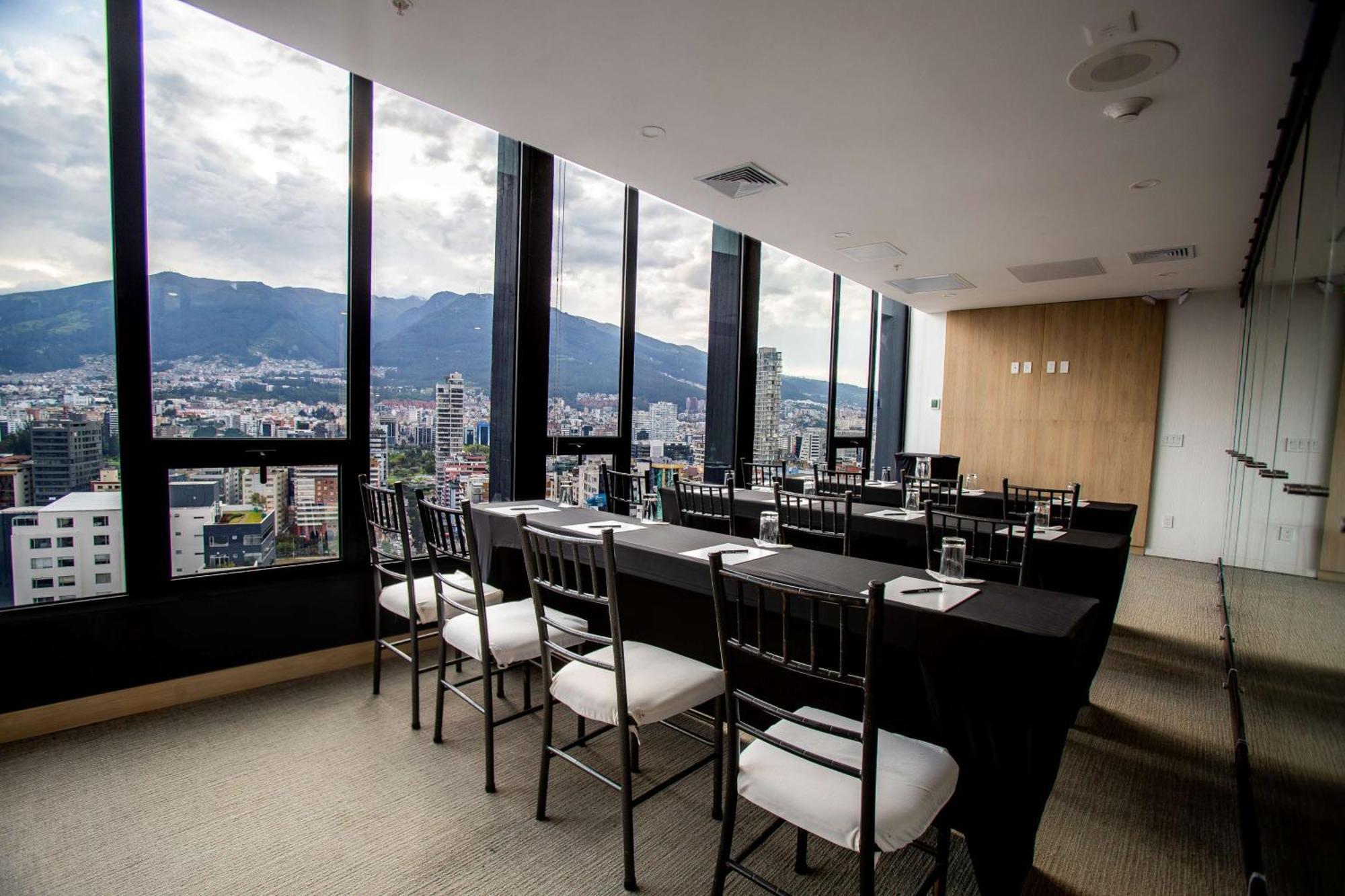 Hampton By Hilton Quito La Carolina Park Hotel ภายนอก รูปภาพ