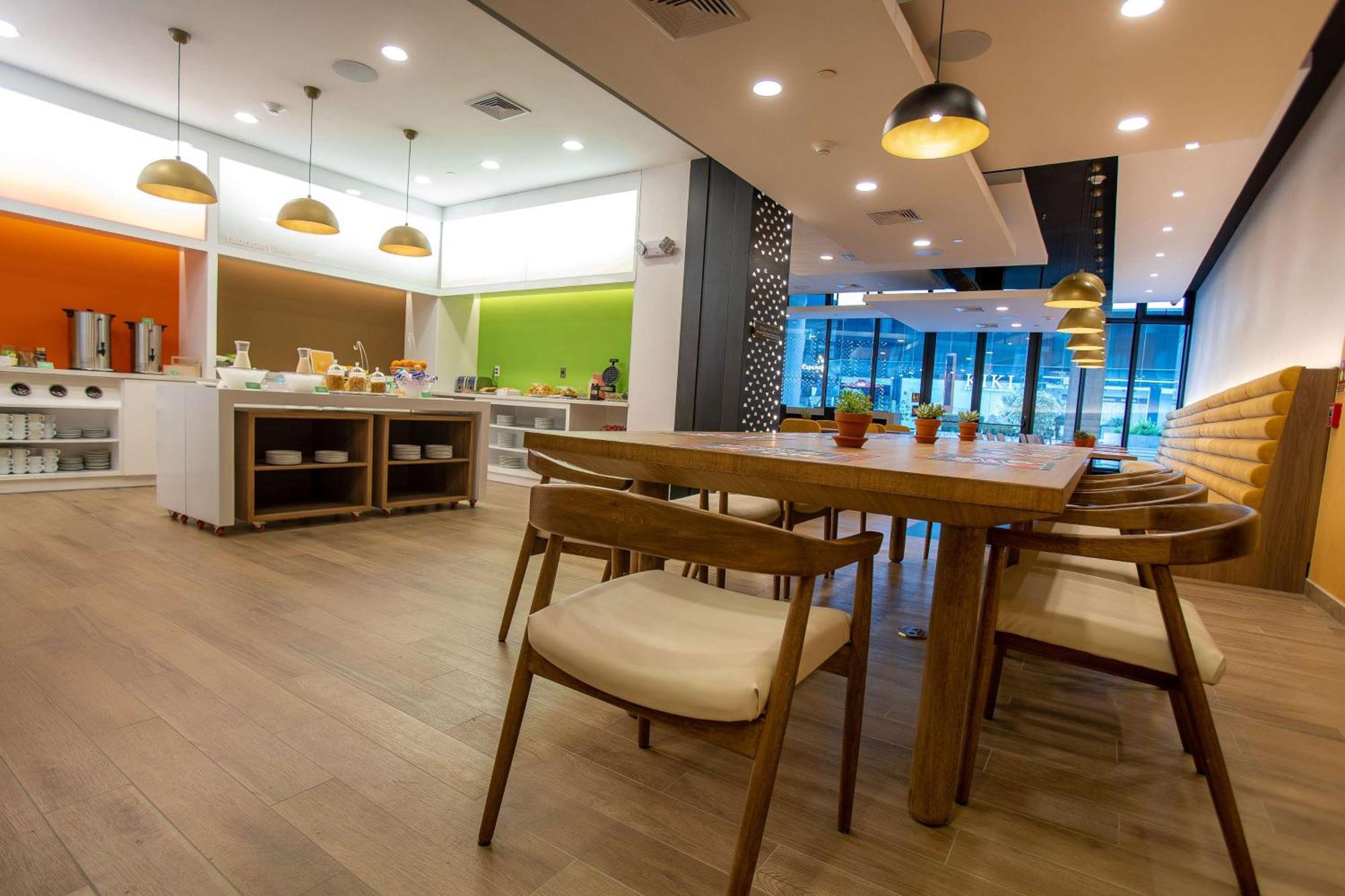 Hampton By Hilton Quito La Carolina Park Hotel ภายนอก รูปภาพ
