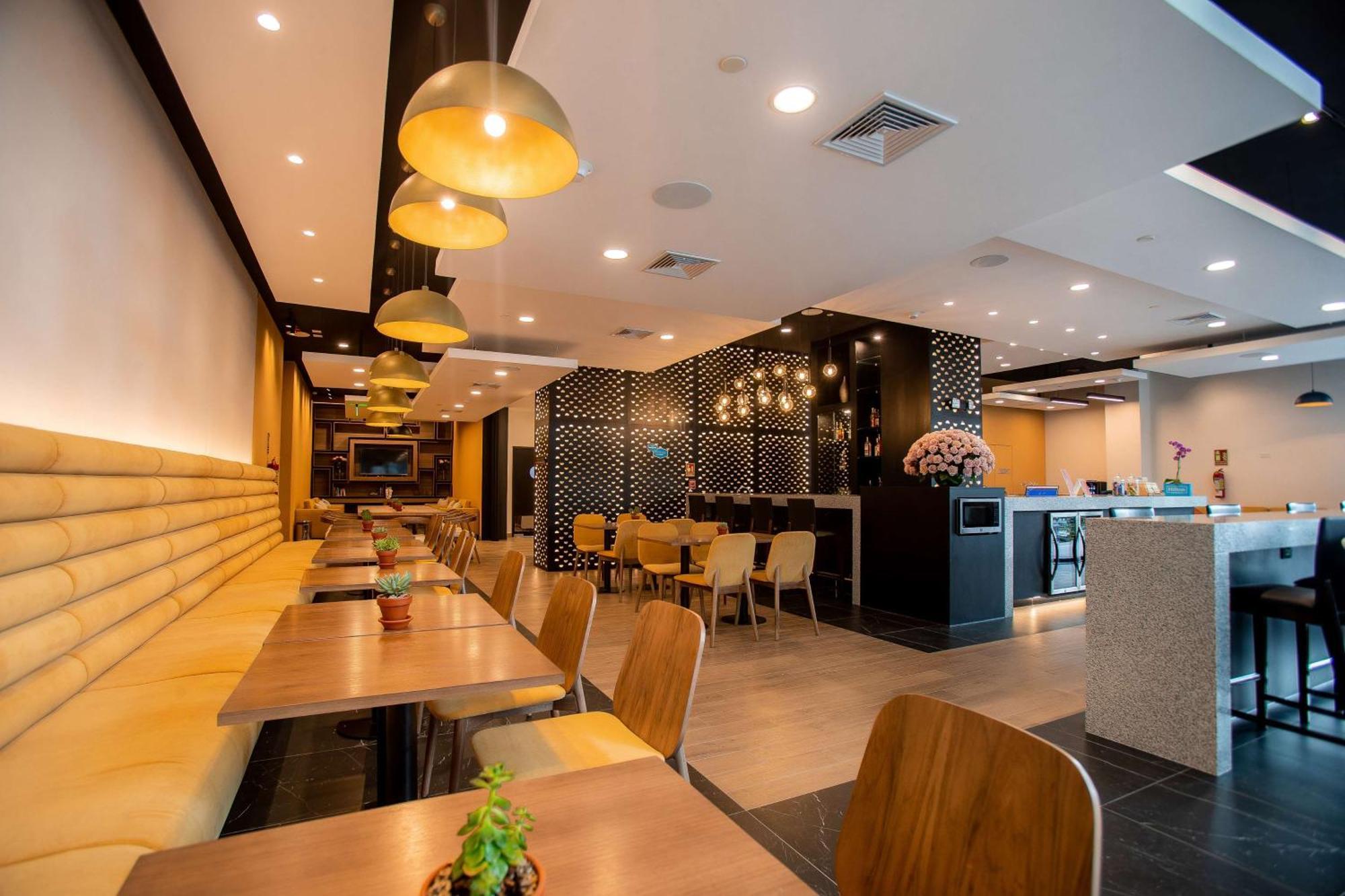 Hampton By Hilton Quito La Carolina Park Hotel ภายนอก รูปภาพ